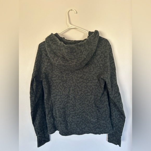 Lululemon Scuba Hoodie 365 Camo Dark Olive Black Womens Size 8 - Picture 4 of 11